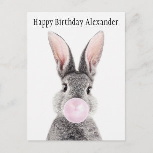Personalisierter grauer Hase bläst rosa Kaugummi Postkarte