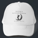 Personalisierter Hut | Bachelor Golf Weekend Truckerkappe<br><div class="desc">Personalisierter Hut | Bachelor Golf Weekend Personalisiert Hats sind die perfekte Erinnerung an Ihren besonderen Tag. Herzlich willkommen zu einer lustigen und unvergesslichen Junggesellen-Party! Fügen Sie diesem Design Ihre benutzerdefinierte Formulierung hinzu, indem Sie die "Diese Vorlage bearbeiten"-Felder auf der rechten Seite des Elements verwenden, oder klicken Sie auf die blaue...</div>