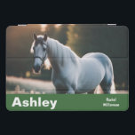 Personalisierter Individuelle Name für Ihr Haustie iPad Pro Cover<br><div class="desc">Dieses stilvolle iPad Air Cover kann mit Ihrem Foto Ihres Lieblingstiers oder Haustiers angepasst werden Klicken Sie auf. "Personalisieren",  um Ihre eigene Auswahl an Cover-Foto,  den Namen Ihres Pferdes und Ihren eigenen Namen (oder den Namen des Empfängers) hinzuzufügen. Das stilvolle und einfache Cover ist ein ideales Geschenk für Pferdefreunde.</div>