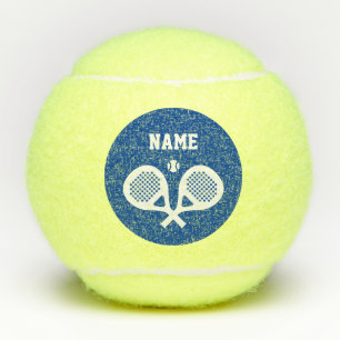 Personalisierter individuelle Name überquert Pade Tennisbälle