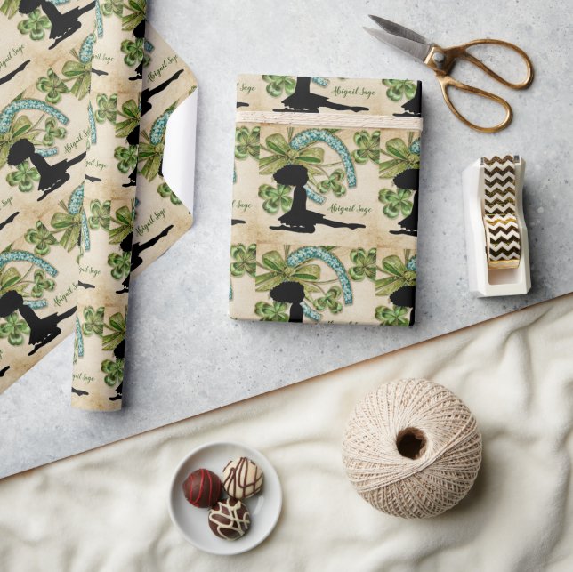 Personalisierter irischer Tänzer, Kleeblatt und Hu Geschenkpapier (Kunsthandwerk)
