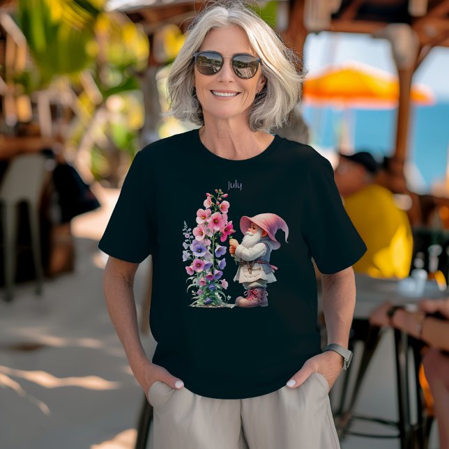 Personalisierter Juli Geburtsmonat Garten Gnome T-Shirt (Von Creator hochgeladen)