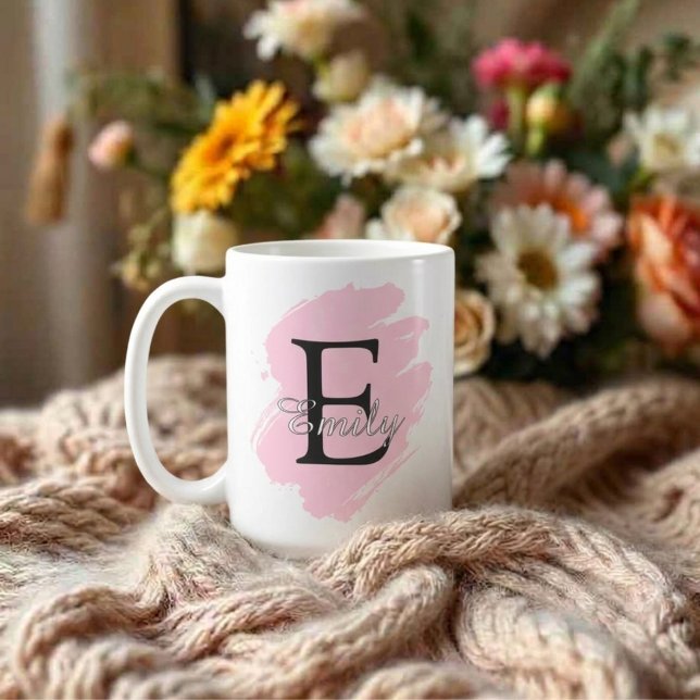Personalisierter Kaffeebecher mit Monogramm und Na Kaffeetasse (Fully customizable paint stroke monogram coffee mug)