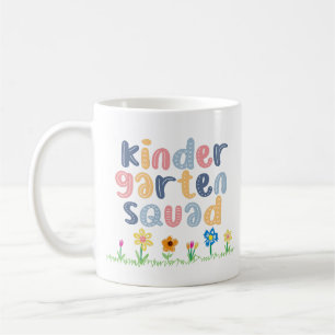 Personalisierter Kindergarten Squad Blumenname Kaffeetasse