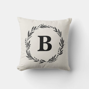 Personalisierter Letter Wreath Gray Throw Kissen