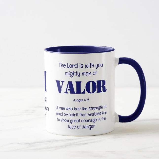 Personalisierter MIGHTY MAN OF VALOR Vatertag Tasse (Rechts)