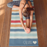 Personalisierter Mit Monogramm Streifen Yogamatte<br><div class="desc">Sie suchen ein einzigartiges und personalisiertes Geschenk für einen besonderen? Karo aus unserem individuellen Monogramm-Design! Ideal für Weihnachten,  kann diese Yogamatze mit einer Monogramm-Initial Ihrer Wahl personalisiert werden. Bestelle noch heute!</div>