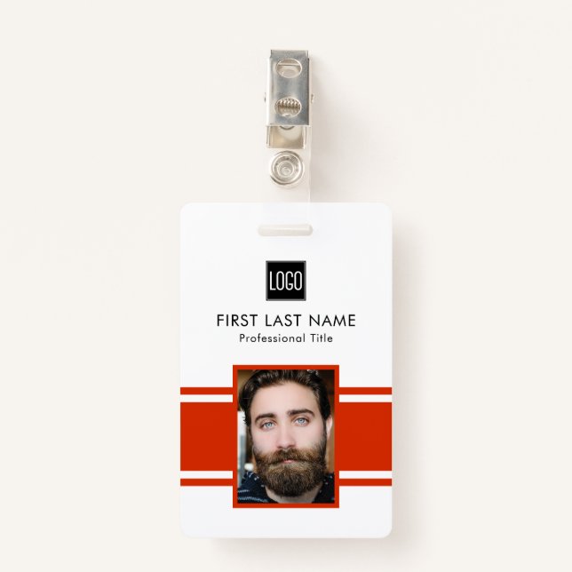 Personalisierter Mitarbeiter | Foto der Roten Logo Ausweis (Vorderseite mit Klammer)