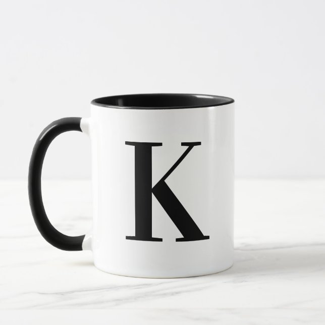 Personalisierter moderner schwarzer Monogramm-Buch Tasse (Links)