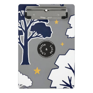 Personalisierter moderner Waldbaum und Stern Mini Klemmbrett