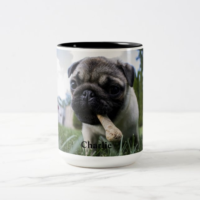 Personalisierter Mops Foto und Name Zweifarbige Tasse (Mittel)