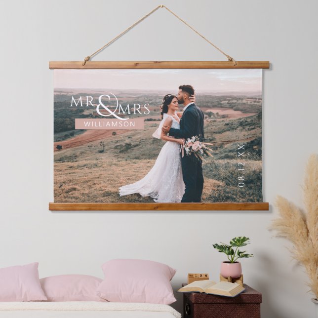 Personalisierter Mr. & Mrs. Wedding Foto Hanging T Wandteppich Mit Holzrahmen (Schlafzimmer)