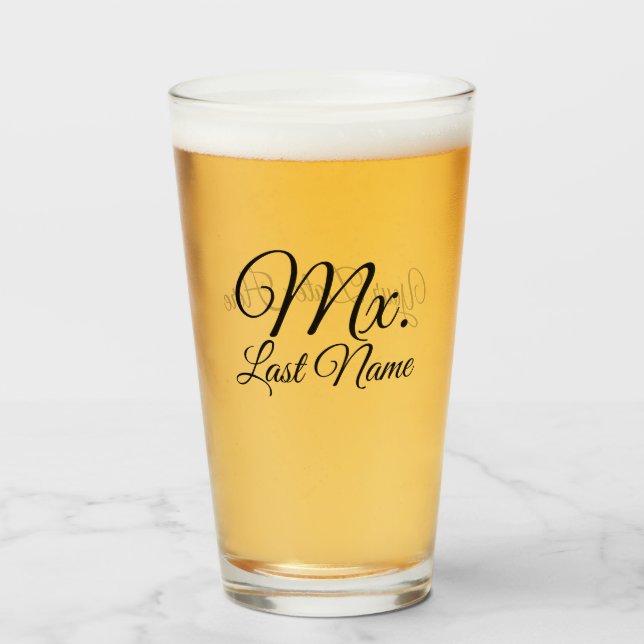 Personalisierter Mr./Ms./Mx/Dr. Pint Glass Glas (Vorne (Gefüllt))