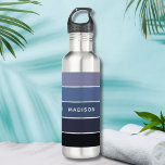 Personalisierter Name des modernen blauen Farbbloc Edelstahlflasche<br><div class="desc">Moderne farbenfrohe Sommerfarbenblock Name Edelstahl Wasserflasche bietet ein farbenfrohes und modernes Design in einem Farbblockmuster in Blau- und personalisierten Namenstönen. Perfekt als Geschenk für Weihnachten,  Geburtstag,  Feiertage,  Schule,  Uni,  Team Gebäude und mehr. Entworfen von © Evco Studio www.zazzle.com/store/evcostudio</div>