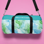 Personalisierter Name des Wasserfarben-Marmormuste Duffle Bag<br><div class="desc">Die Personalisierte Duffle Bag Gym Bag Sporttasche aus wasserfarbenem Marmor weist ein wasserfarbenes,  grün und blau flüssiges Marmormuster auf. Personalisiert mit deinem Namen. Macht ein großartiges Geschenk für Geburtstag,  Weihnachten,  Feiertage,  Muttertag und zurück zur Schule. Ideal für Sport,  Gymnastik,  Reisen und vieles mehr. Designed by ©2024 Evco Studio www.zazzle.com/store/evcostudio</div>