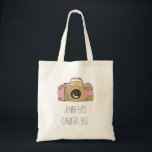 Personalisierter Name DSLR Camera Totbeutel Tragetasche<br><div class="desc">Lassen Sie sich Ihre ganz eigene Tasche anziehen,  um Ihre wertvolle DSLR-Kamera zu halten. Original Illustration/Doodle von Pip Gerard Pip Hooray.</div>