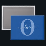 Personalisierter Name für Monogramm Magnet<br><div class="desc">Dieses elegante Monogramm und das stilvolle Script-Namensdesign können als Geschenk für Geburtstag, Hochzeit, Brautparty, Jubiläum, Muttertag oder jeden Anlass gegeben werden. Es kann mit dem Namen und dem Namen der Person personalisiert werden. Sie können den Schriftart, die Farbe des Schriftartes, die Größe des Schriftartes und die Hintergrundfarbe mit dem Design-Tool...</div>