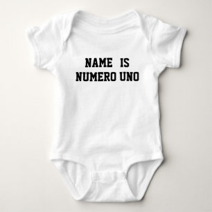 Personalisierter Name ist Numero Uno Baby Strampler