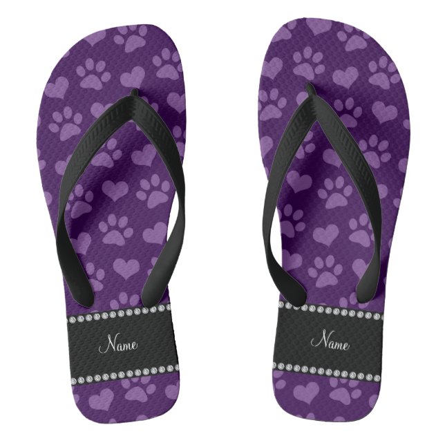 Personalisierter Name lila Herzen und Pfow-Drucke Flip Flops (Fußbett)