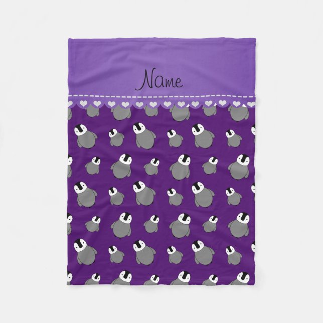 Personalisierter Name lila Pinguine Fleecedecke (Vorderseite)