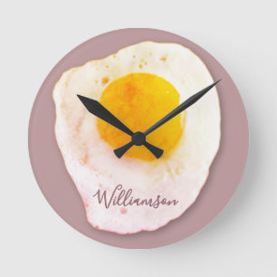 Personalisierter Name Lustige Retro Food Lover Eie Runde Wanduhr