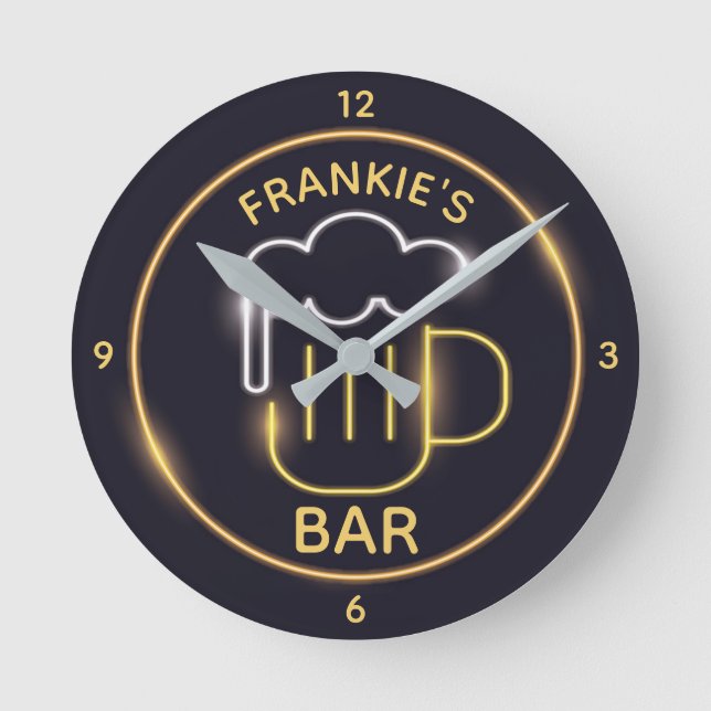 Personalisierter NAME Man Cave Bier Custom Neon Ba Runde Wanduhr (Vorderseite)