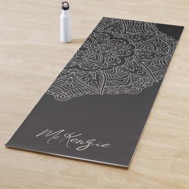 Personalisierter Name Mandala Modernes Schwarz-wei Yogamatte (Beispiel)