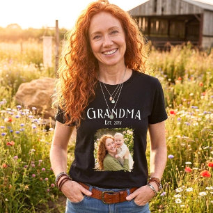 Personalisierter Name Neue Oma Est Jahr Foto T-Shirt