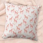 Personalisierter Name Rosa Unicorn Kissen<br><div class="desc">Vergnügen und personalisiertes rosa Einhorndesign mit Kindernamen. Ideal für ein Kinderzimmer oder für ein Geschenk für eine Babydusche,  ein neues Baby oder ein Kind zum Geburtstag. Originelle Kunst von Nic Squirrell.</div>