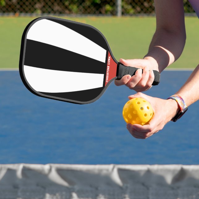Personalisierter Name Rot und Weiß Streifen zwei T Pickleball Schläger (InSitu)