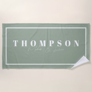 Personalisierter Name Sage Green Elegant Strandtuch