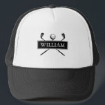 Personalisierter Name Schwarz-weißer Golfball und  Truckerkappe<br><div class="desc">Personalisieren Sie den Namen,  um ein großartiges Golfgeschenk zu schaffen und zu behalten. Entwickelt von Thisisnotme©</div>