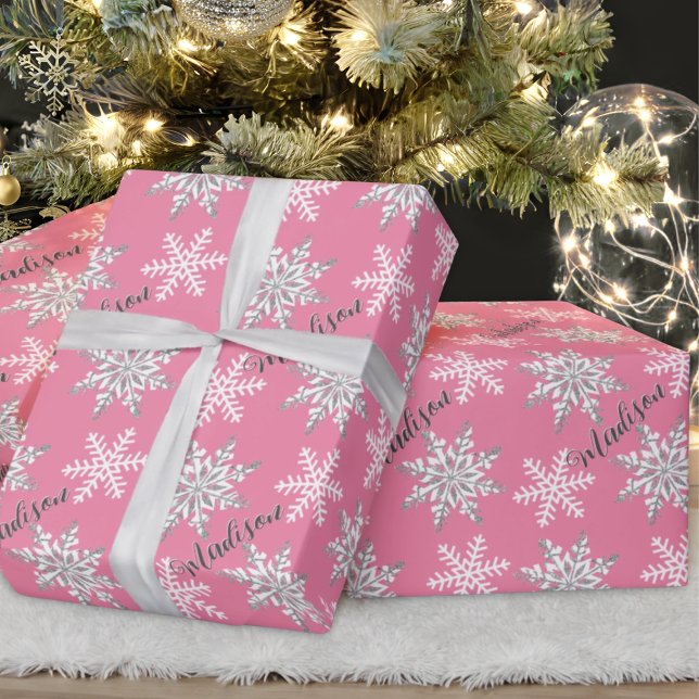 Personalisierter Name Silver Snowflake Pink Gift Geschenkpapier (Von Creator hochgeladen)