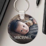 Personalisierter Name und Baby-Foto-Sake Schlüsselanhänger<br><div class="desc">Erstellen Sie Ihren eigenen personalisierten runden Schlüsselanhänger mit Ihrem individuelle Name und unvergesslichen Foto.</div>