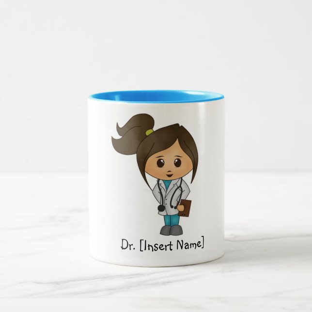Personalisierter niedlicher Doktor Brunette Zweifarbige Tasse (Mittel)