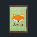 Personalisierter niedlicher Rotfuchs-Polka docht M Tri-fold Portemonnaie<br><div class="desc">Personalisierte niedliche Fox Girls mit Polka-Punktmuster. Niedliche Girly Birthday oder Weihnachtsgeschenk Idee für kleine Mädchen. Personalisierbar mit Namen oder Buchstaben Ihres Kindes. Machen Sie eine für Ihr Enkelkind,  Ihre Tochter,  Enkelin,  Cousin,  Schwester etc. Waldtierbauweise Cartoon. Braune und grüne Naturfarben. Trendy Punkt drucken Mode-Accessoire.</div>