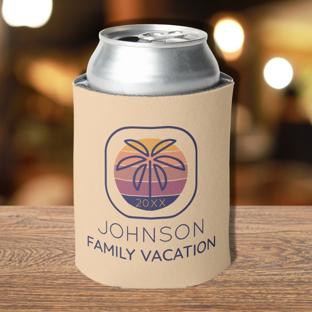Personalisierter Palmenbaum für Familienurlaub Dosenkühler (A simplistic design on this personalized can cooler makes it the perfect souvenir of your trip. )