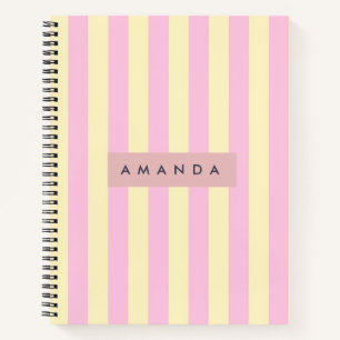 Personalisierter pastellrosa und gelber Streifen Notizbuch