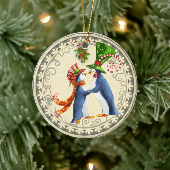 Personalisierter Pinguin Couple Mistletoe Weihnach Keramikornament (Baum)
