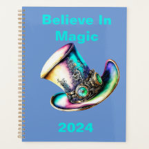 Personalisierter Planer "Glaube an Magie" 2024