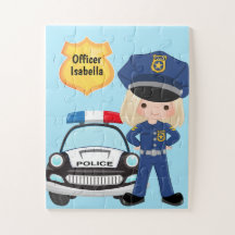 Personalisierter Polizeibeamter und Patrouillenwag