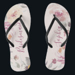 Personalisierter romantischer Garten Blumenmädchen Flip Flops<br><div class="desc">Moderne Aquarellblüte in gedämpften Pastellgelb,  Pfirsich und Lila,  elegant und romantisch,  großartig personalisierte Brautparty Brauereigeschenke</div>