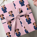 Personalisierter Rosa-Fotocollage-Kindergeburtstag Geschenkpapier<br><div class="desc">Feiern Sie den besonderen Tag Ihres Kindes mit unserem Personalisierten Pink Foto Collage Kindergeburtstag Wrapping Paper! Dieses charmante Design verfügt über einen zauberhaften rosa Hintergrund, der mit individuell anpassbaren Fotorahmen geschmückt ist. So können Sie Ihre Lieblings-Schnappschüsse Ihrer Kleinen hinzufügen. Dieses Verpackungspapier eignet sich hervorragend, um Geburtstagsgeschenke mit einer persönlichen Touch...</div>