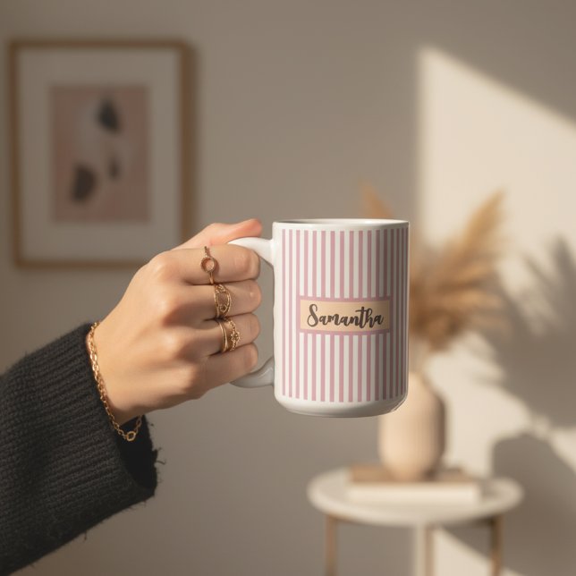 Personalisierter rosa gestreifter Becher als Gesch Kaffeetasse (Custom Striped Pink Mug – Personalized Birthday Gift for Mom, Aunt, Grandma or Girls)