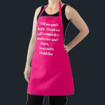Personalisierter, rosa individuelle Name Schürze<br><div class="desc">Personalisierte moderne, elegante Hot-Rosa Fuchsia und weiße individuelle Name Text Satz Zitat Schürze. Geeignet für Köche, Koch, Keramik, Keramiken, Handwerk, Arbeit, Küche, Backen, Grillen, Grill, sowie Geschäfte und Geschäfte etc.</div>