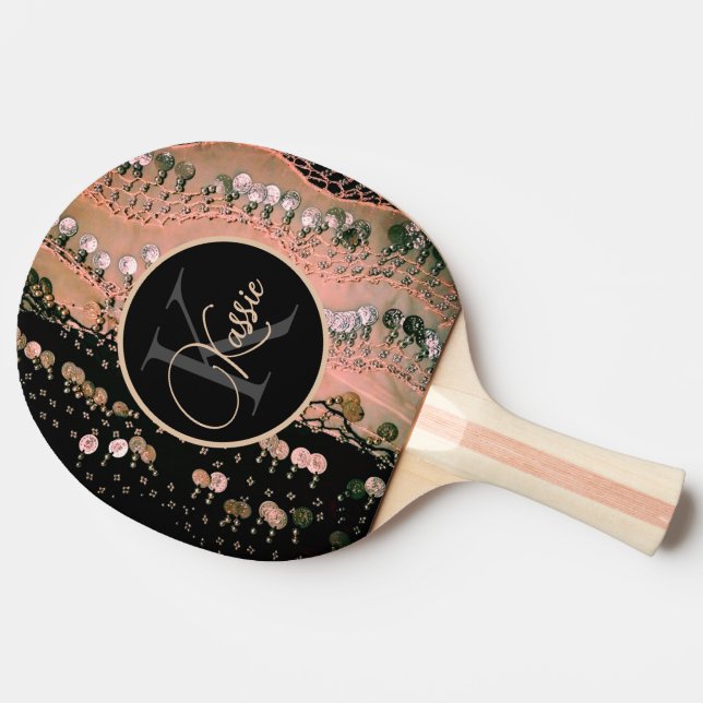 Personalisierter rosa Korallenschwarzer Monogram-M Tischtennis Schläger (Seitenansicht)
