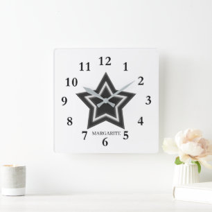 Personalisierter Schwarz-Weiß-Stern Quadratische Wanduhr