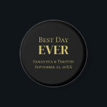 Personalisierter Schwarzer Gold-Best-Day Magnet<br><div class="desc">Personalisieren Sie diese besten Tage jeden Hochzeitstag Black Gold Magnet Favoriten. Erhältlich in runden und quadratischen und drei verschiedenen Größen. Ideal für Hochzeitsempfang,  Junggesellenabend,  Junggeselinnen-Abschied,  Brautparty und Probe.</div>