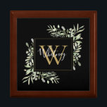 Personalisierter Schwarzer Monogramm-Grüner Erinnerungskiste<br><div class="desc">Elegante Aquarell-Grünflächen  florale Monogramm-Geschenkboxen mit einer Goldmonogramm-Initial auf einem schwarzen Hintergrund mit Ihrem Set in einem stilvollen weißen Skript. von Thisisnotme© entwickelt</div>