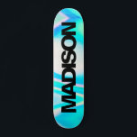 Personalisierter Skateboard Name Türkis Blue Wave<br><div class="desc">Dieses farbenfrohe Skateboard auf dem farbenfrohen,  türkisblauen,  holografischen Regenbogen Pastel Wave abstrakten Design mit stilvollem und modernem ästhetischem Design ist einfach zu personalisieren. Fügen Sie Ihren Namen,  wählen Sie Schriftart,  ändern Sie Größe und Position,  fügen Sie Clipart,  Fotos und Formen.</div>